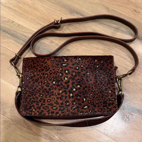 Madewell Flap Leopard Calf Hair Crossbody Convertible Bag - Picture 2 of 8